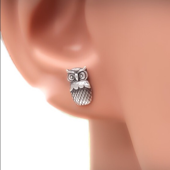 Real 925 Sterling Silver Cute Wise Owl Lover Stud Earrings Small & Lightweight - Picture 2 of 9
